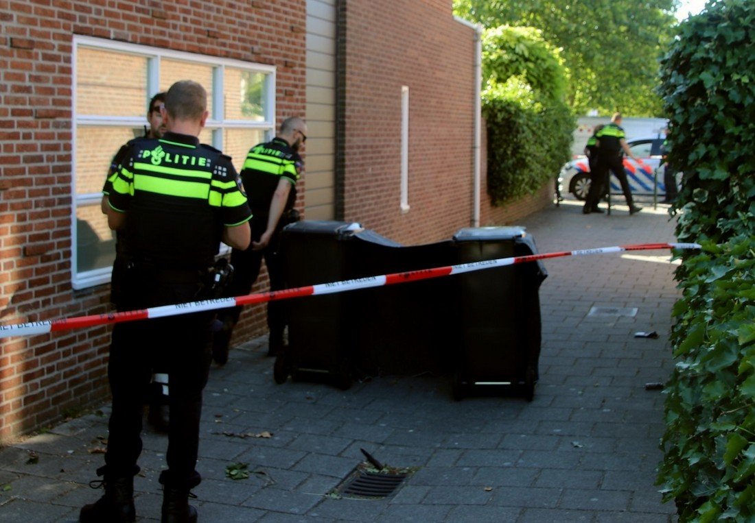 Persoon raakt gewond bij steekpartij in woning Voorhout (Video update)